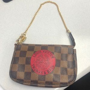 Louis Vuitton Pouchette
